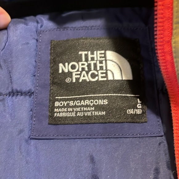 North face winter jacket - Picture 8 of 8